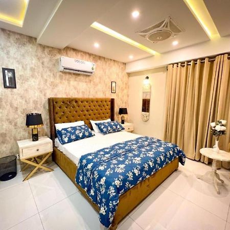Eiffel Luxury Apartments Lahore Exterior foto