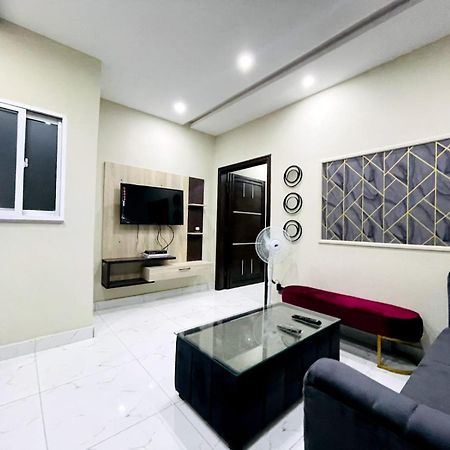 Eiffel Luxury Apartments Lahore Exterior foto